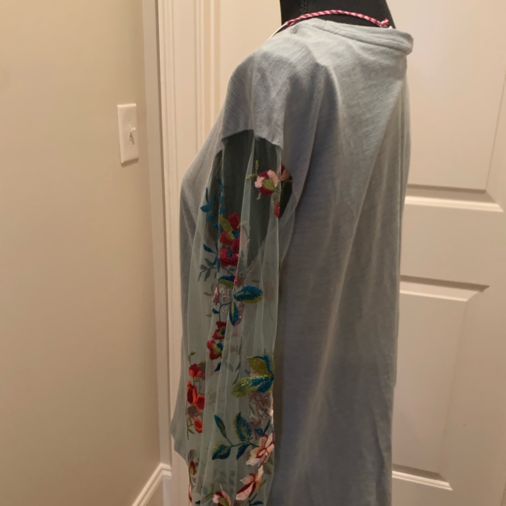 Floral arm long sleeve shirt - Picture 3 of 5